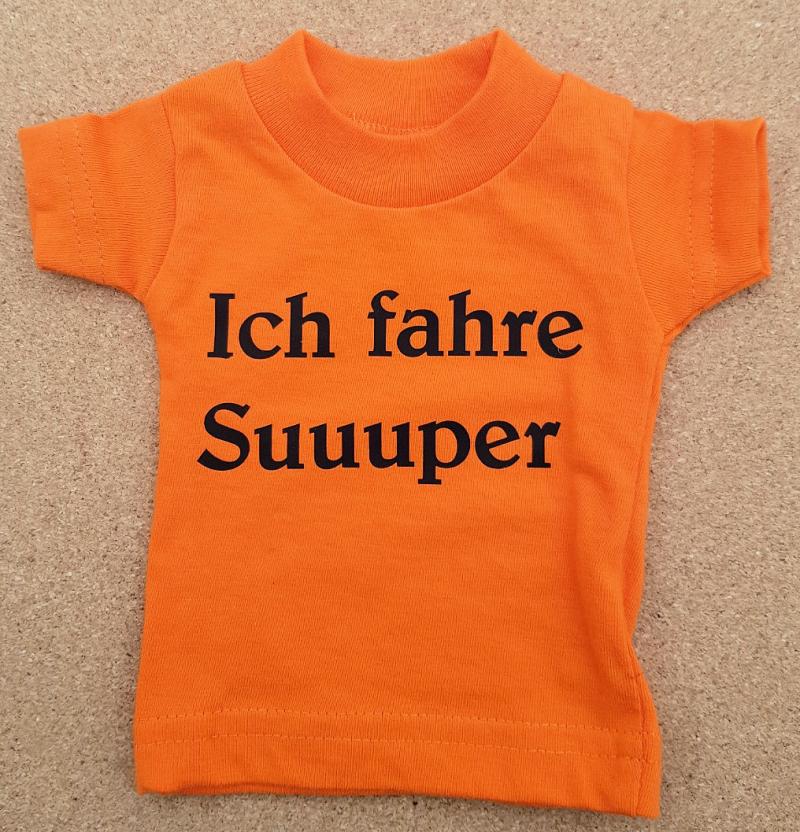 Mini T-Shirt Orange mit Spruch Saugnapf und Bügel für PKW, Wohnmobil oder Wohnwagen